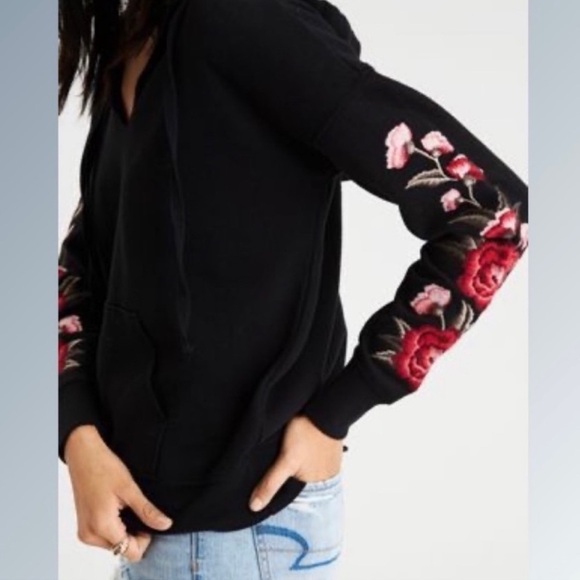 American Eagle Outfitters Black Hoodie with Pink Floral Embroidery - Picture 7 of 7